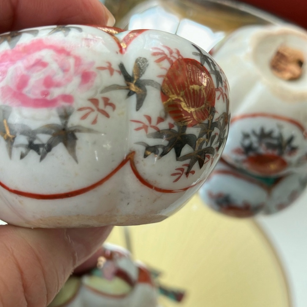 Vintage Geisha’s in Garden Ceramic Salt and Pepper Shakers HAND PAINTED 1930’s - Picture 8 of 16